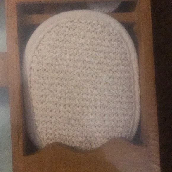 Essential Design Bath Gift Set Basket - Picture 5 of 6